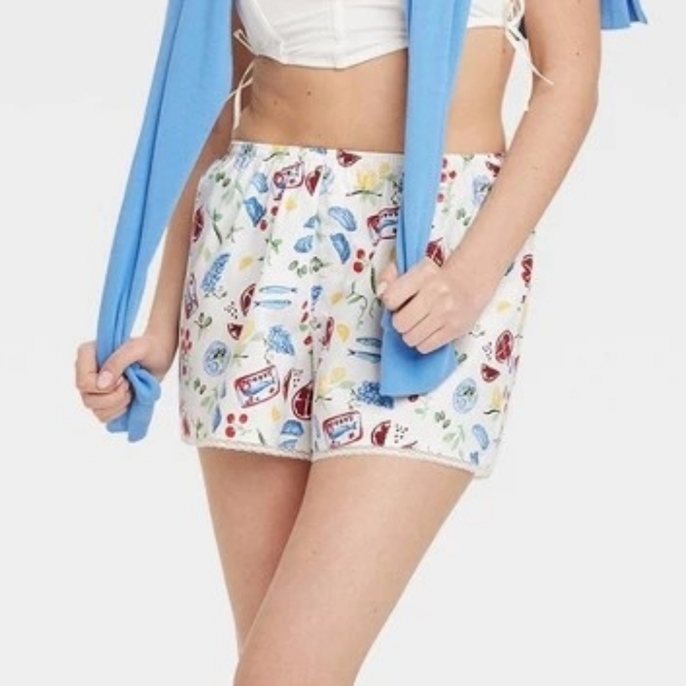 Colsie White Multicolor Patterned Shorts